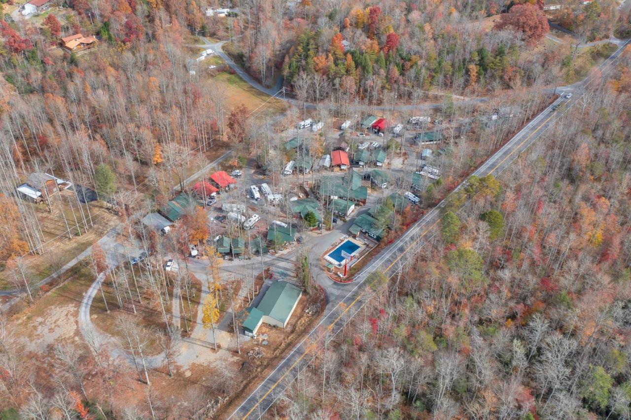Arrow Creek Camp And Cabins Gatlinburg Exterior foto